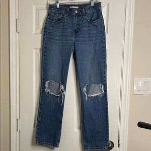 Women's Levi’s Classic Blue Distressed Straight Jeans